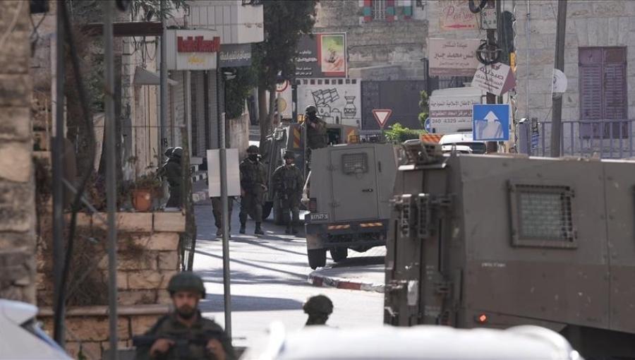 مدرعات الاحتلال خلال اقتحام سابق في الضفة الغربية | الأناضول