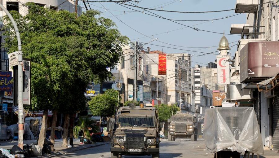 آليات الاحتلال خلال اقتحام سابق في الضفة الغربية | رويترز