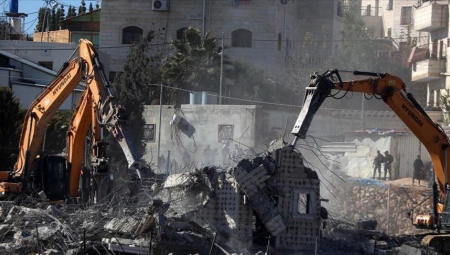جرافات للاحتلال تهدم منزلا في الضفة بوقت سابق | الأناضول