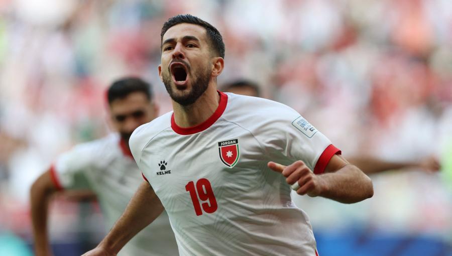 لاعب المنتخب الوطني سعيد الروسان بعد تسجيله الهدف الثاني في مرمى الكويت 6/12/2025 | المصدر: منصة إكس