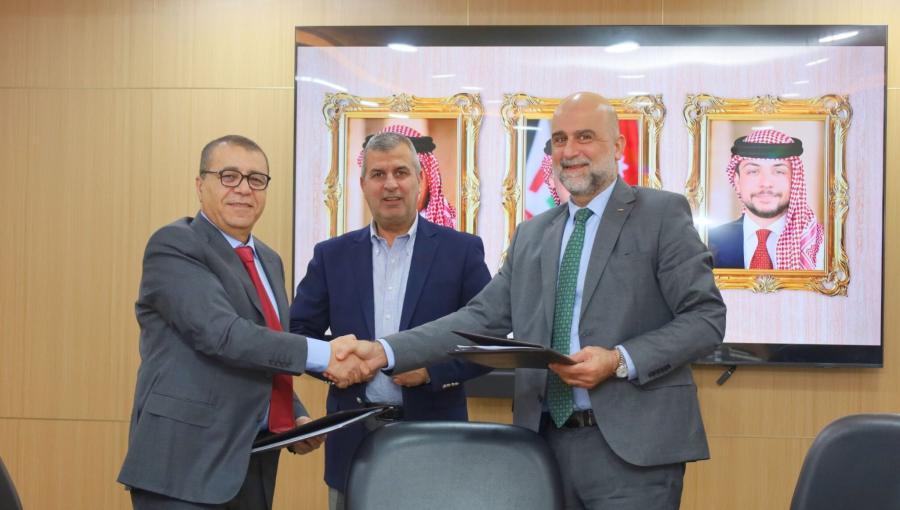 وزير الطاقة صالح الخرابشة يشهد توقيع اتفاقيتين بين شركة الكهرباء الوطنية وشركة الشمس المتخصصة 11/12/2025 | المصدر: وزارة الطاقة