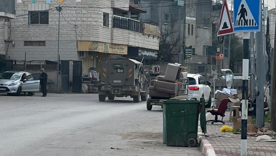 آليات الاحتلال خلال اقتحام بلدة اليامون غرب جنين 27/1/2026 | فلسطين بوست