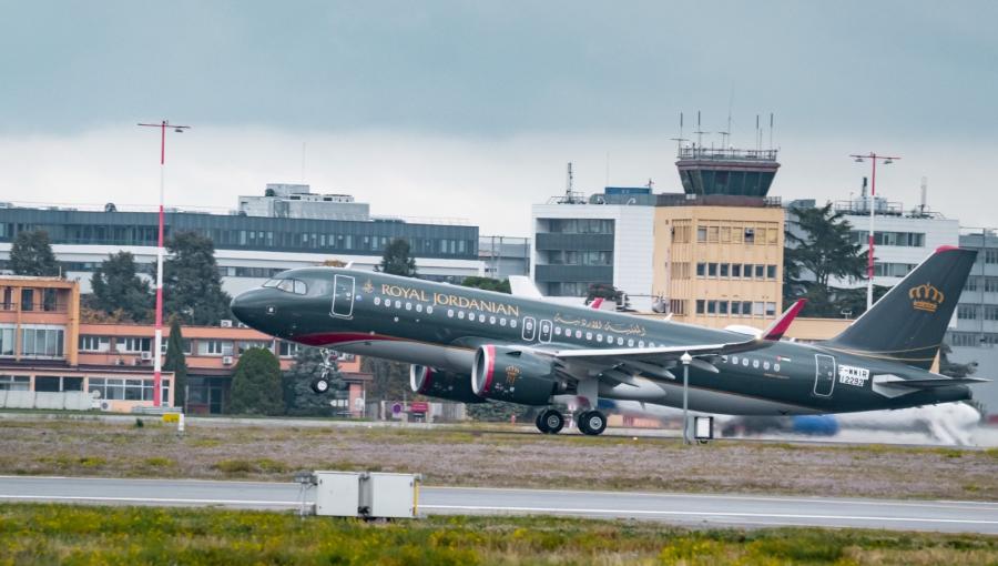 طائرة تابعة للملكية الأردنية | الملكية الأردنية
