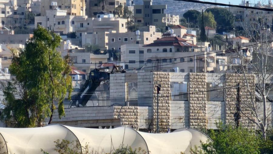 آليات الاحتلال خلال هدم منازل في بلدة بيت لقيا غرب رام الله 24/2/2026 | فلسطين بوست