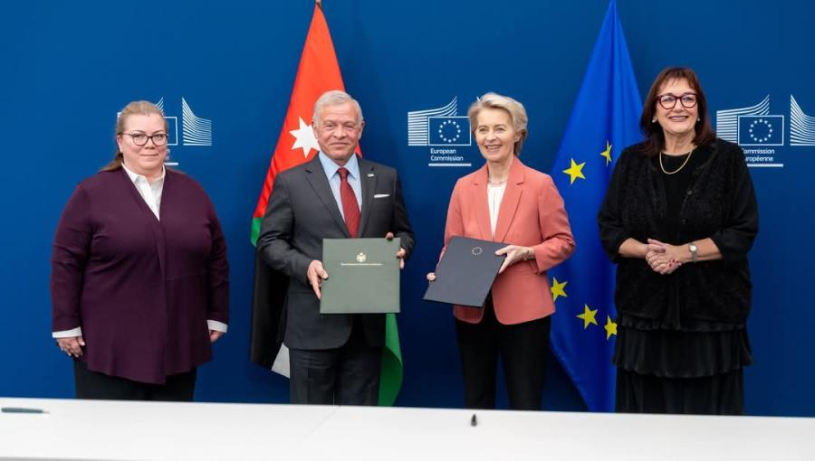 الملك عبد الله ورئيسة المفوضية الأوروبية أورسولا فون دير لاين في بروكسل خلال توقيع إعلان الشراكة بين الأردن والاتحاد الأوروبي 29/1/2025 | الاتحاد الأوروبي