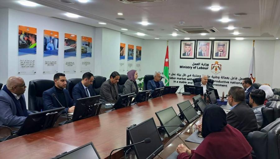 جانب من توقيع وزارة العمل اتفاقية تشغيل وتدريب لفرع إنتاجي جديد في لواء الحسينية في محافظة معان 26/2/2026 | وزارة العمل