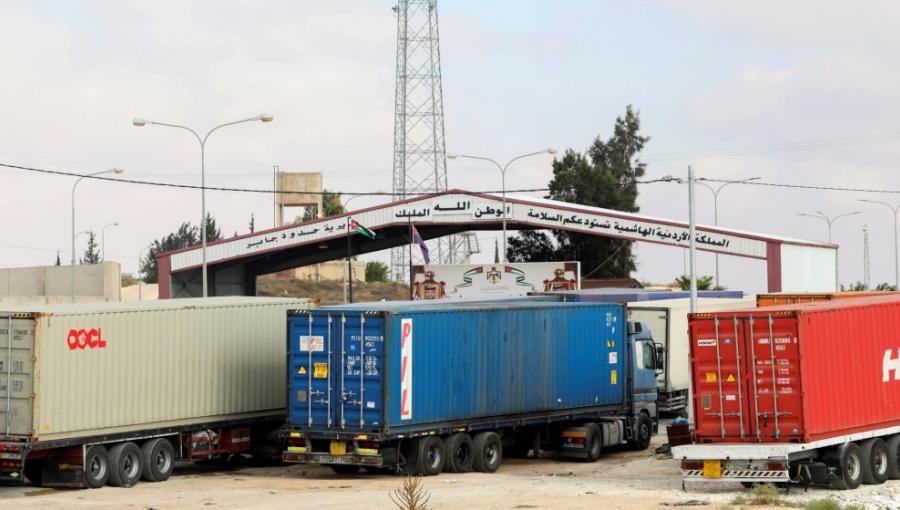 شاحنات أمام معبر جابر الحدودي مع سوريا | المملكة