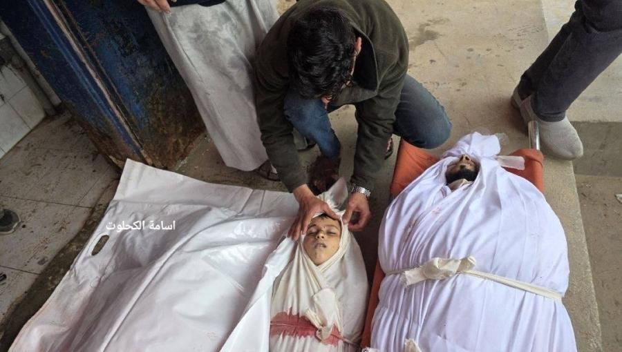 تشييع جثامين شهداء عائلة عياش بعد استهدافهم من الاحتلال في منطقة السوارحة بمخيم النصيرات وسط غزة 15/3/2026