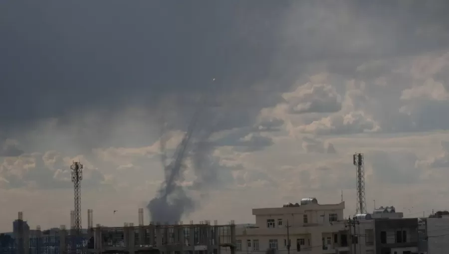 دخان يتصاعد عقب غارات إيرانية على مطار أربيل 28/2/2026 | الوكالة الأوروبية للصور الصحفية