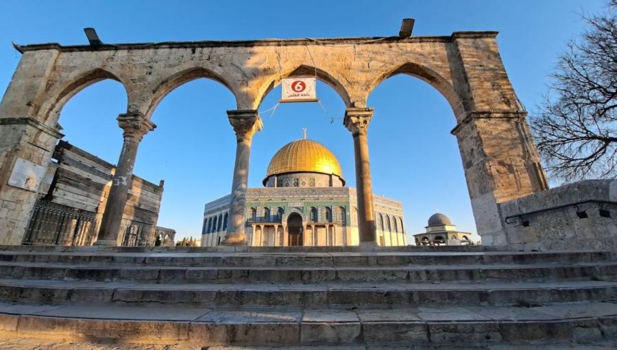 من ساحات المسجد الأقصى وهي فارغة بعد منع الاحتلال الدخول إلى المسجد 3/3/2026 | فلسطين بوست