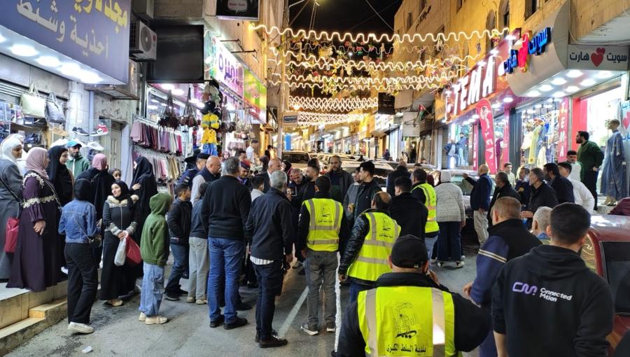 مندوب محافظ البلقاء خلال جولة ميدانية رسمية لمتابعة الأسواق وحركة السير خلال عيد الفطر  17/3/2026 | بلدية السلط الكبرى