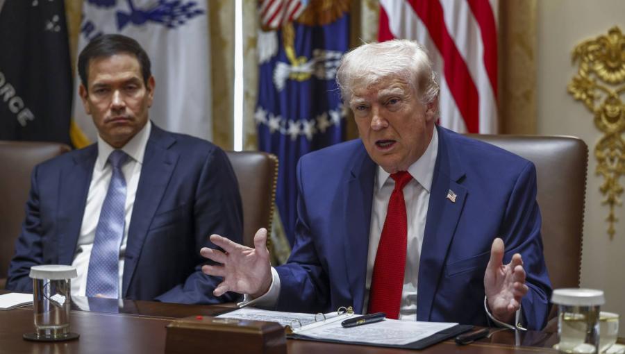 وزير الخارجية الأمريكي ماركو روبيو إلى جانب الرئيس دونالد ترامب خلال اجتماع في البيت الأبيض | الوكالة الأوروبية للصور الصحفية