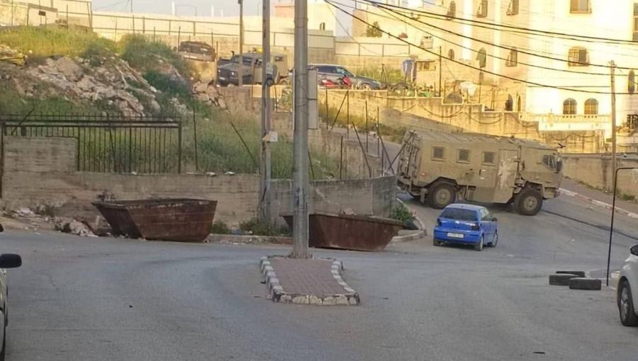 قوة من جيش الاحتلال تقتحم منطقة جبل جوهر جنوب الخليل وتعرقل حركة مرور الأهالي 26/4/2026 | فلسطين بوست