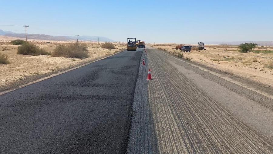 من أعمال المرحلة الثالثة لصيانة طريق وادي عربة الرئيسي 13/4/2026 | وزارة الأشغال العامة والإسكان