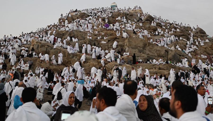 حجاج بيت الله الحرام على صعيد جبل عرفات | أرشيفية CNN