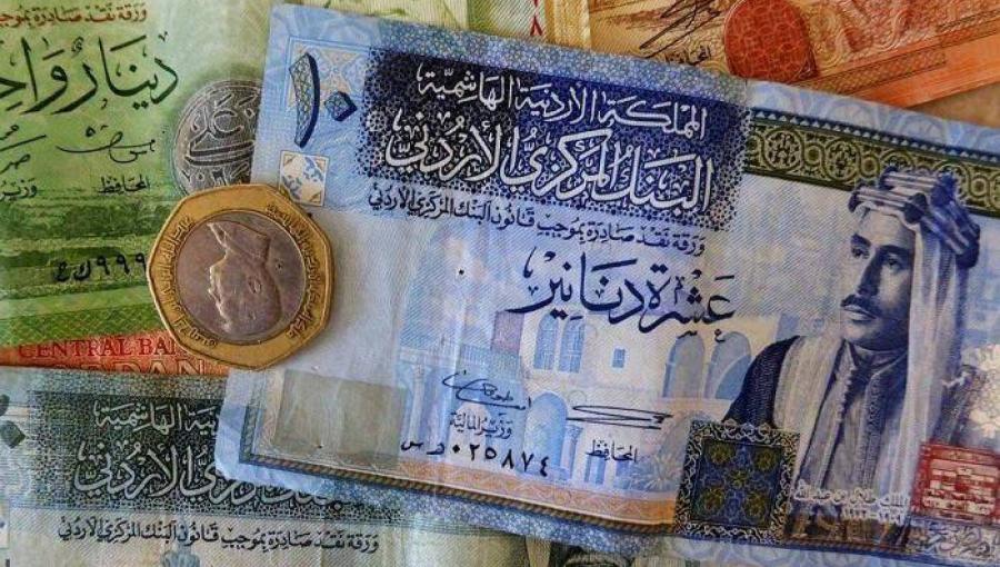 عملة أردنية من فئات مختلفة