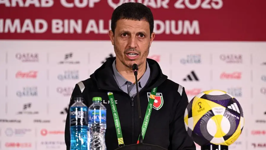 مدرب المنتخب الوطني الأردني لكرة القدم جمال  سلامي