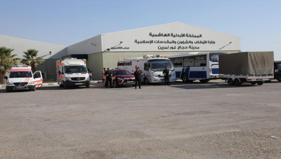 جانب من التجهيزات لإجلاء الدفعة الـ 29 من أطفال غزة المرضى للعلاج في الأردن