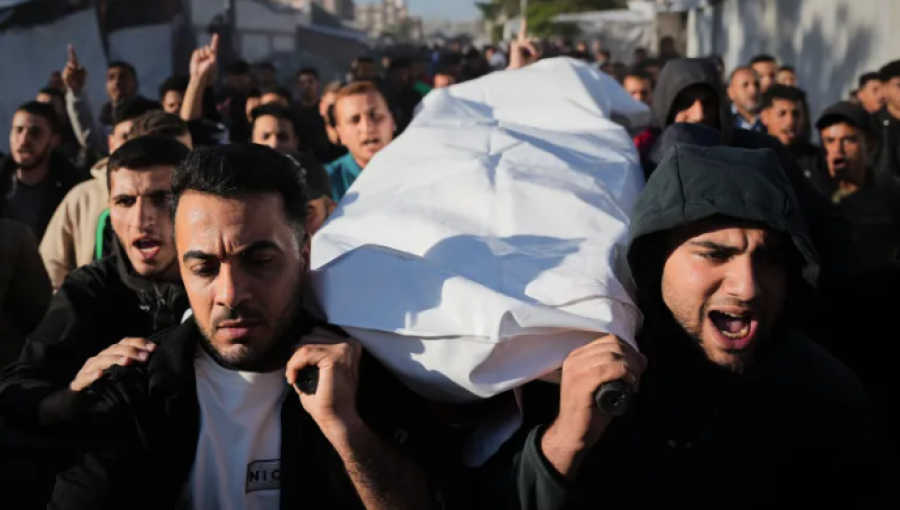 تشييع جنازة شهيد فلسطيني في خانيونس جنوبي قطاع غزة | أسوشيتد برس