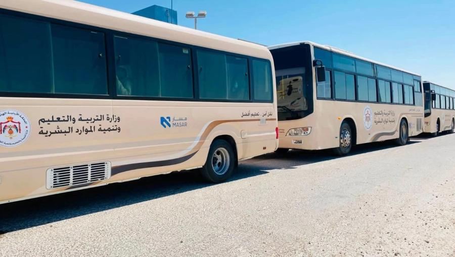 حافلات نقل طلبة المدارس الحكومية في لواء الحسا بمحافظة الطفيلة