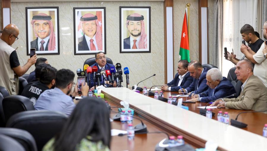 جانب من اجتماع اللجنة الإدارة النيابية لإقرار مشروع قانون الإدارة المحلية 13/8/2026