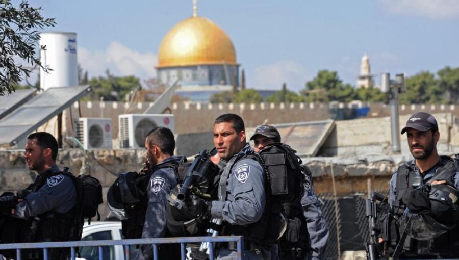 شرطة  الاحتلال تحاصر حي رأس العامود بالقدس المحتلة وتمنع الفلسطينيين من دخول البلدة القديمة  والوصول إلى المسجد الأقصى