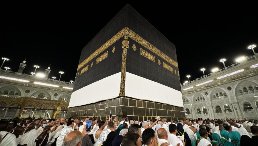 طواف الحجاج حول الكعبة خلال موسم حج 2025 | الأناضول