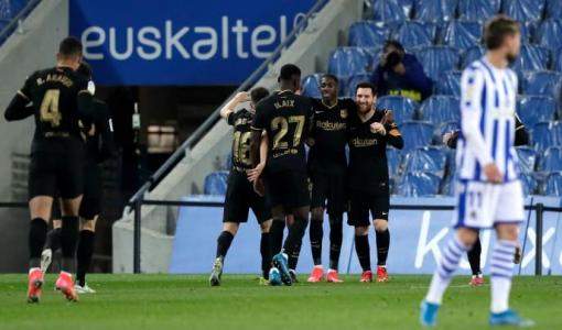 فرحة لاعبي برشلونة ضد فريق ريال سوسيداد