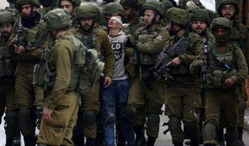 جنود الاحتلال يعتقلون  الطفل الفلسطيني فوزي الجنيدي 2017