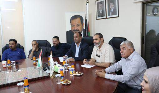 صورة قديمة لأعضاء مجلس نقابة المعلمين