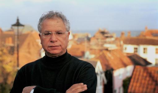 الشاعر الفلسطيني مريد البرغوثي الشاعر الفلسطيني مريد البرغوثي