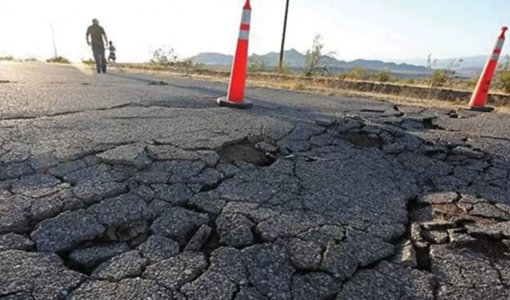 شارع متصدع في الأردن