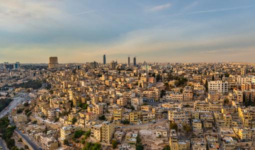 مشهد يظهر أجزاء من مدينة عمان الشرقية