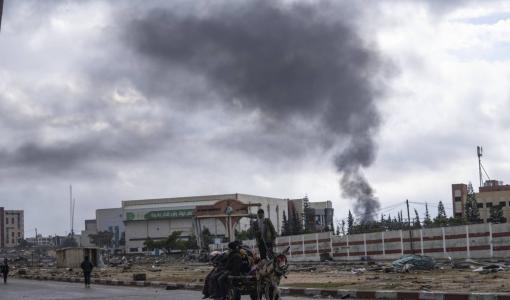 فلسطينيون ينزحون إلى رفح جنوب قطاع غزة | المصدر: أسوشييتد برس