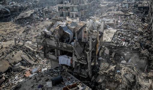 آثار الدمار الذي لحق بحي الشيخ رضوان في مدينة غزة بعد 100 يوم من العدوان | المصدر: وكالة الأنباء الألمانية