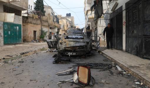 سيارة حطمها جيش الاحتلال الإسرائيلي في أحد شوارع جنين في الضفة الغربية | المصدر: الوكالة الأوروبية للصور الصحفية