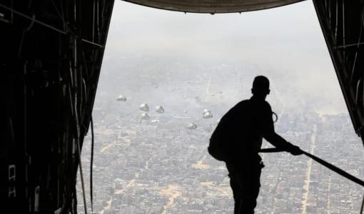 خلال الإنزالات الجوية على قطاع غزة 31/3/2024 | المصدر: المركز الوطني للأمن وإدارة الأزمات