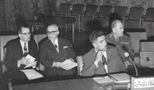 وصفي التل وخلفه إلى اليسار أكرم زعيتر وعبد المنعم الرفاعي