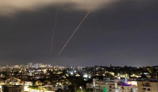 نظام مضاد الصواريخ يعترض صواريخ إيران التي أطلقتها باتجاه الأراضي المحتلة 14/42024