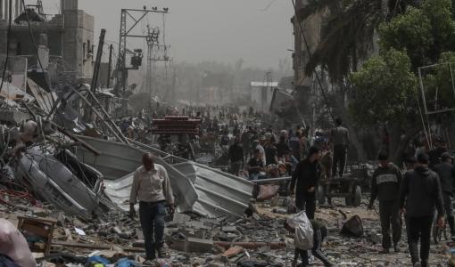 دمار واسع خلفه القصف الإسرائيلي على مخيم النصيرات بوسط قطاع غزة | المصدر: وكالة الأنباء الألمانية