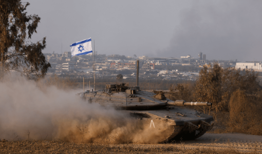 دبابة للاحتلال الإسرائيلي قرب حدود غزة | المصدر: رويترز