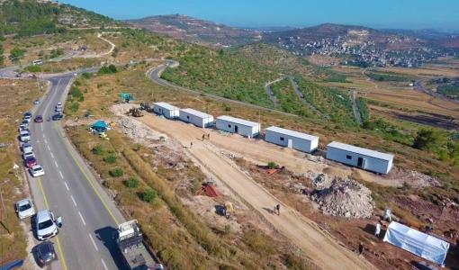 بؤرة استيطانية في قرية اللبن الشرقية بنابلس | المصدر: المركز الفلسطيني للإعلام