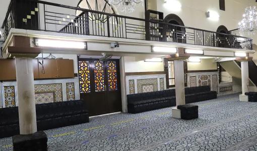 المسجد الحسيني من الداخل صورة أرشيفية للمسجد الحسيني من الداخل |المصدر: الجزيرة