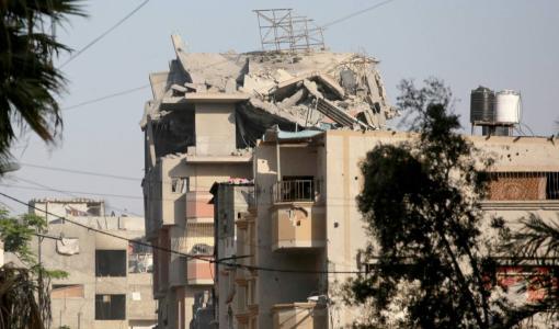 مبنى مدمر جزئيا إثر غارة جوية إسرائيلية على مدينة البريج وسط قطاع غزة مبنى مدمر جزئيا إثر غارة جوية إسرائيلية على مدينة البريج وسط قطاع غزة 3/6/2024 | المصدر: وكالة الأنباء الفرنسية