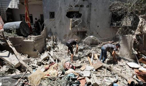 دمار سببته غارة إسرائيلية على دير البلح دمار سببته غارة إسرائيلية على دير البلح | المصدر: رويترز