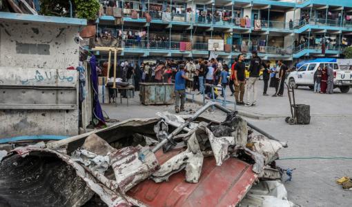 قصف مدرسة في غزة كان يحتمي بها النازحون قصف مدرسة في غزة كان يحتمي بها النازحون | المصدر: وكالة الأنباء الألمانية