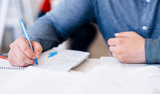 تعبيرية | طالب خلال امتحان | المصدر: freepik