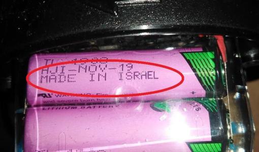 صورة متداولة للبطاريات الإسرائيلية في عدادات المياه في العقبة صورة متداولة للبطاريات الإسرائيلية في عدادات المياه في العقبة