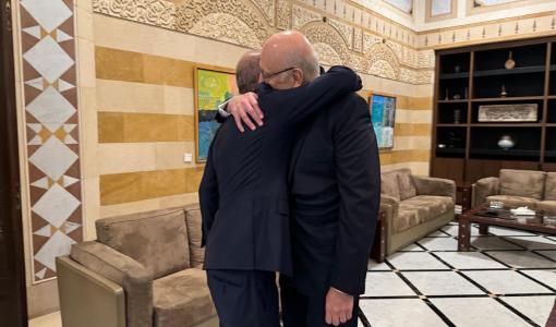 أيمن الصفدي ونجيب ميقاتي وزير الخارجية أيمن الصفدي خلال لقائه برئيس الحكومة اللبنانية نجيب ميقاتي في لبنان 7/10/2024 | المصدر: وزارة الخارجية