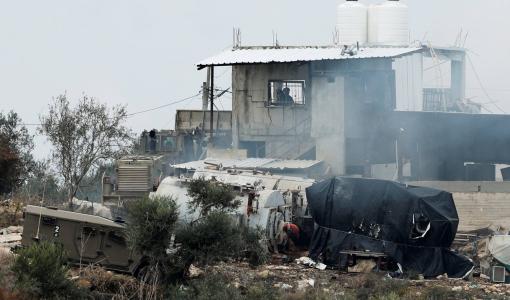 جنود الاحتلال خلال مداهمة في قباطية بالقرب من جنين جنود الاحتلال خلال مداهمة في قباطية بالقرب من جنين | المصدر: رويترز